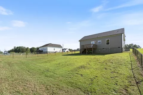 Exterior - 1274 Oak Grove Rd, Dickson, TN 37055 photo 10 of 12