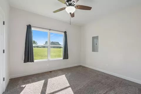 Bedroom - 1274 Oak Grove Rd, Dickson, TN 37055 photo 6 of 8