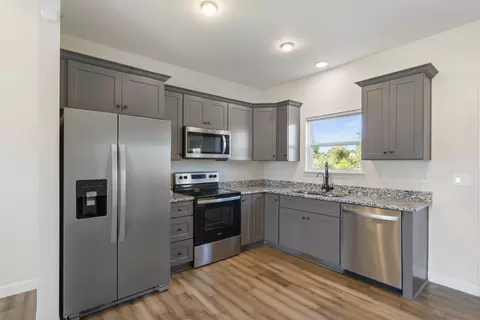 Kitchen - 1274 Oak Grove Rd, Dickson, TN 37055 photo 1 of 2
