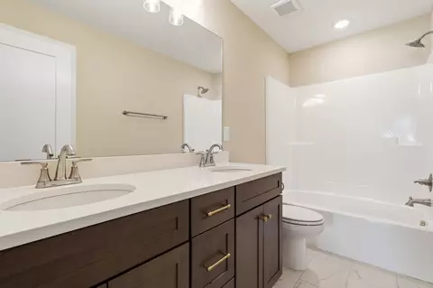 Bath - 5557 Sinclair St, Murfreesboro, TN 37127 photo 5 of 5
