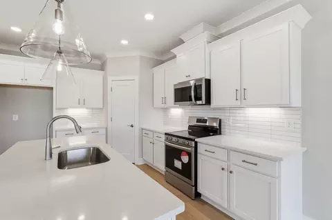 Kitchen - 5557 Sinclair St, Murfreesboro, TN 37127 photo 3 of 4