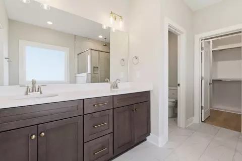 Bath - 5557 Sinclair St, Murfreesboro, TN 37127 photo 2 of 5