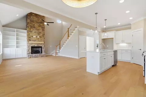 Living - 5557 Sinclair St, Murfreesboro, TN 37127 photo 3 of 3