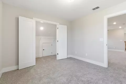Bedroom - 5557 Sinclair St, Murfreesboro, TN 37127 photo 6 of 10