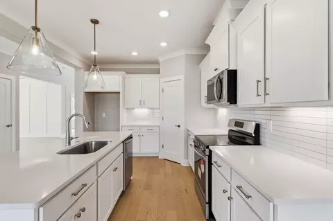 Kitchen - 5557 Sinclair St, Murfreesboro, TN 37127 photo 4 of 4