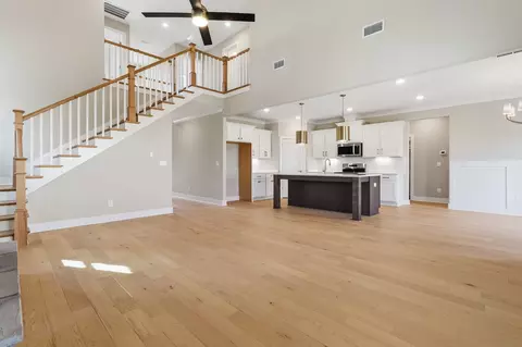 Living - 5561 Sinclair St, Murfreesboro, TN 37127 photo 3 of 4