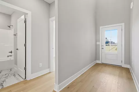 Entry Way - 5561 Sinclair St, Murfreesboro, TN 37127 photo 2 of 5