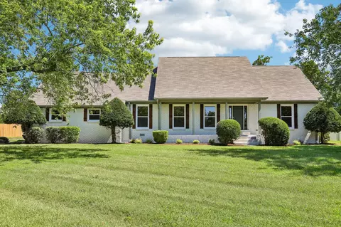 707 Davis Dr, Gallatin, TN 37066
