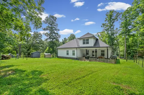 Exterior - 1663 Southside Rd, Southside, TN 37171 photo 5 of 10