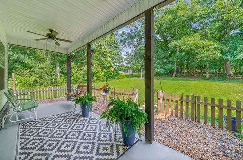 Exterior - 1663 Southside Rd, Southside, TN 37171 photo 3 of 10