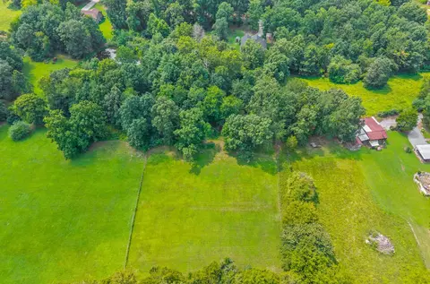 View/Area - 1663 Southside Rd, Southside, TN 37171 photo 2 of 4