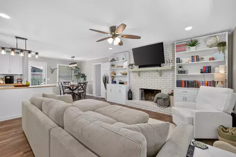 Living - 1311 Trinity Dr, Murfreesboro, TN 37129 photo 1 of 2
