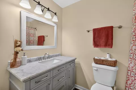 Bath - 1311 Trinity Dr, Murfreesboro, TN 37129 photo 4 of 4
