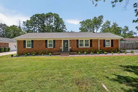 Exterior - 1311 Trinity Dr, Murfreesboro, TN 37129 photo 2 of 7