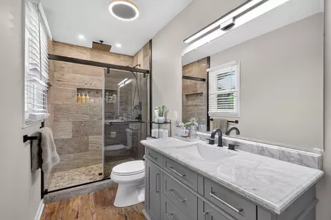 Bath - 1311 Trinity Dr, Murfreesboro, TN 37129 photo 1 of 4