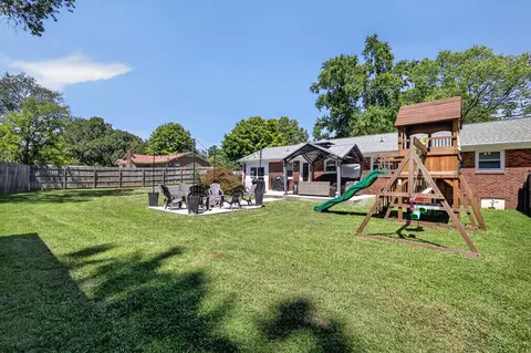 Exterior - 1311 Trinity Dr, Murfreesboro, TN 37129 photo 4 of 7