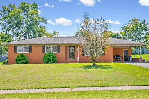 204 Millbrooke Dr, Hopkinsville, KY 42240