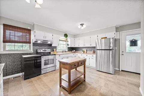 Kitchen - 871 Center Point Rd, Dover, TN 37058 photo 1 of 1