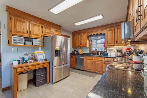 Kitchen - 255 Easley Loop, Savannah, TN 38372 photo 1 of 2