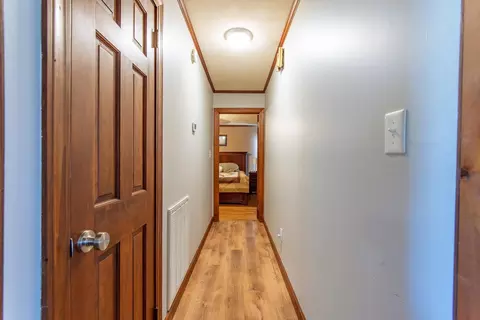 Entry Way - 255 Easley Loop, Savannah, TN 38372 photo 3 of 4