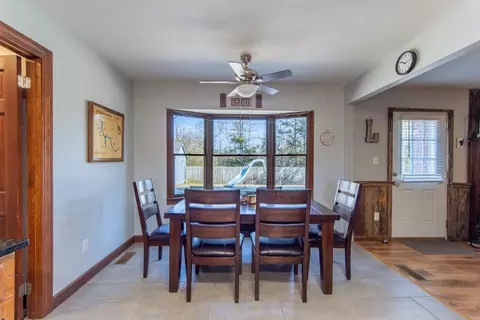 Dining - 255 Easley Loop, Savannah, TN 38372 photo 1 of 2
