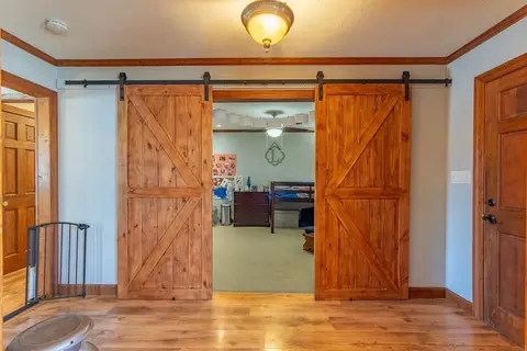 Entry Way - 255 Easley Loop, Savannah, TN 38372 photo 2 of 4
