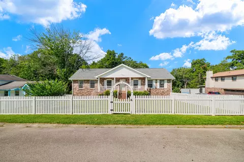 557 Castlegate Dr, Nashville, TN 37217