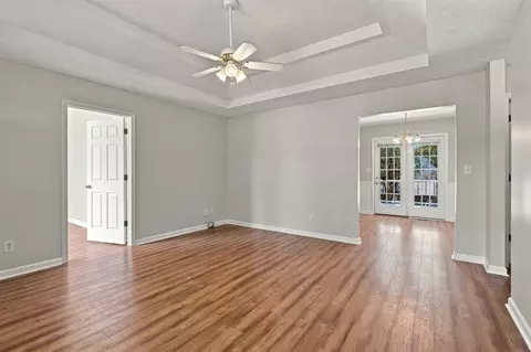 Living - 1119 Sentry Ct, Murfreesboro, TN 37130 photo 3 of 6
