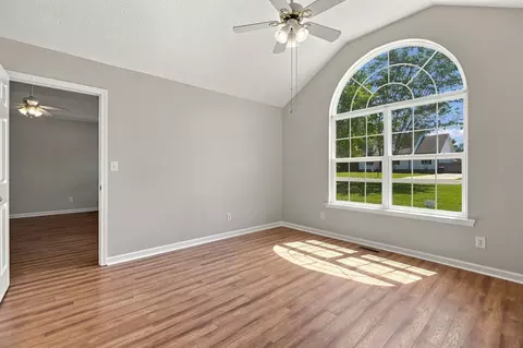 Living - 1119 Sentry Ct, Murfreesboro, TN 37130 photo 6 of 6