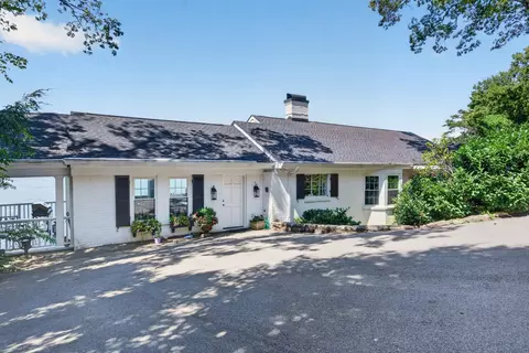 424 W Brow Rd, Lookout Mountain, TN 37350