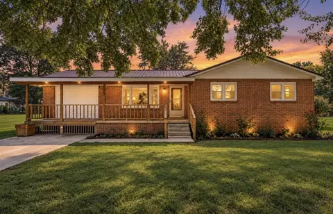 112 Smith St, Huntland, TN 37345
