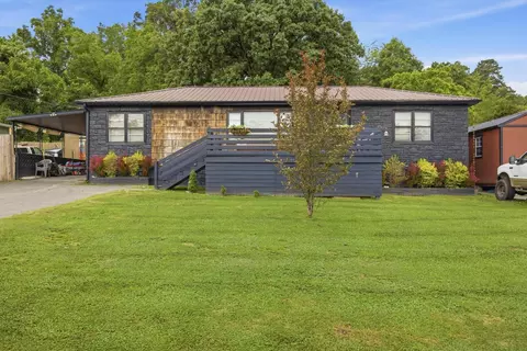 1205 Poole St, Rossville, GA 30741
