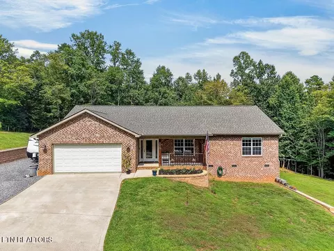 4020 Fox Hills Dr, Louisville, TN 37777