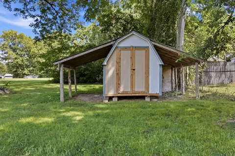 Exterior - 301 Bennett St, Decherd, TN 37324 photo 7 of 8
