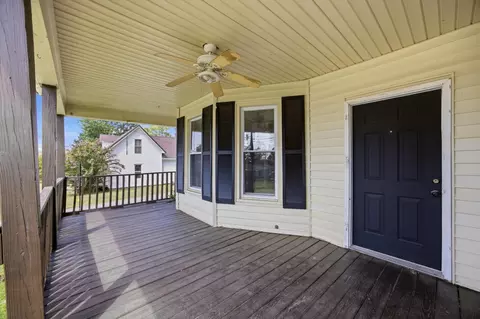 Exterior - 301 Bennett St, Decherd, TN 37324 photo 4 of 8