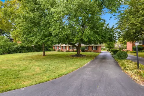5321 Overton Rd, Nashville, TN 37220