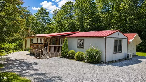 4129 Manis Hollow Rd, Gatlinburg, TN 37738