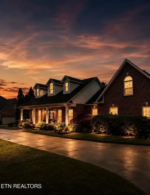 2414 Cross Creek Dr, Maryville, TN 37803