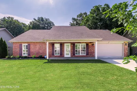 712 Hunter Crest Rd, Maryville, TN 37803
