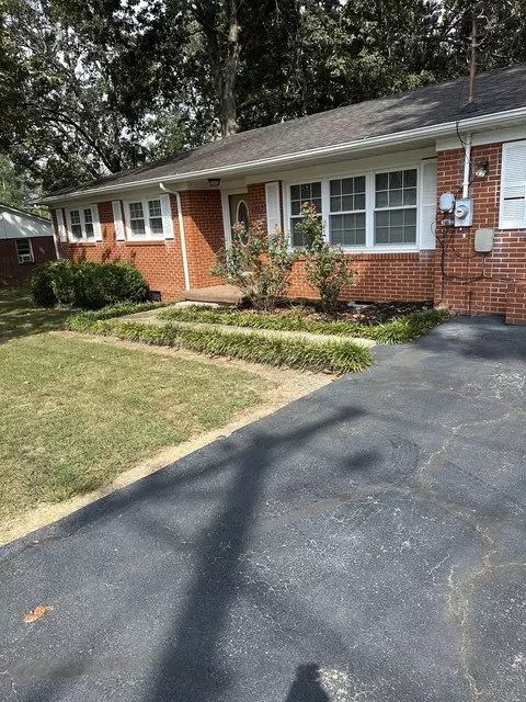 1102 W Lincoln St, Tullahoma, TN 37388