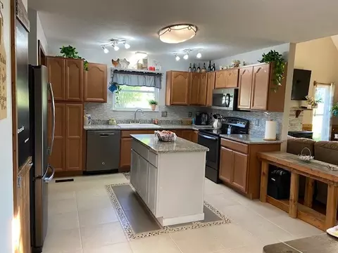 Kitchen - 95 Floyd Ln, Decherd, TN 37324 photo 2 of 3