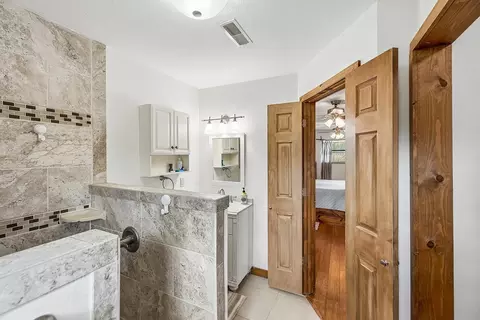 Bath - 95 Floyd Ln, Decherd, TN 37324 photo 1 of 4