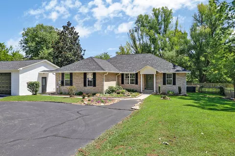 4028 Lone Wolf Cir, Crossville, TN 38572
