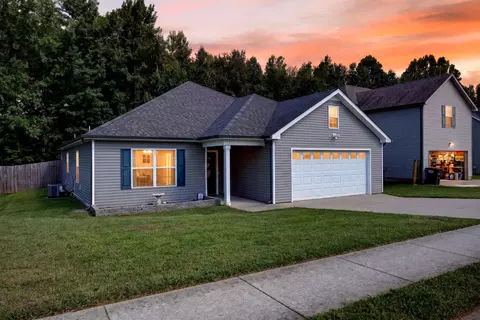 1388 Freedom Dr, Clarksville, TN 37042