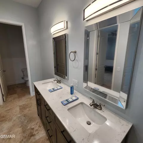 Bath - 799 Penelope Ln, Sevierville, TN 37876 photo 2 of 8