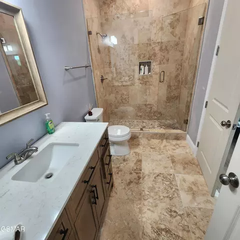 Bath - 799 Penelope Ln, Sevierville, TN 37876 photo 1 of 8