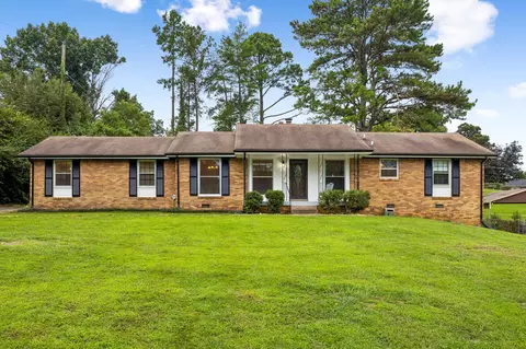 2322 Canterbury Rd, Clarksville, TN 37043