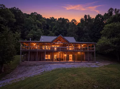 59 Russell Ln, Pleasant Shade, TN 37145