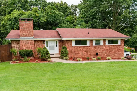1329 Cloverdale Dr, Hixson, TN 37343