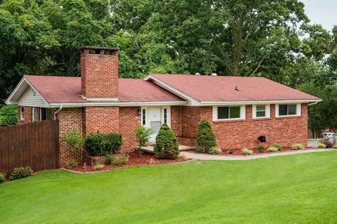 1329 Cloverdale Dr, Hixson, TN 37343